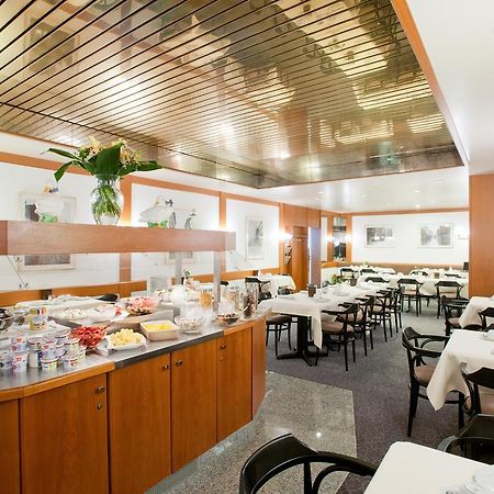 Hotel Regent Duisburg Bagian luar foto