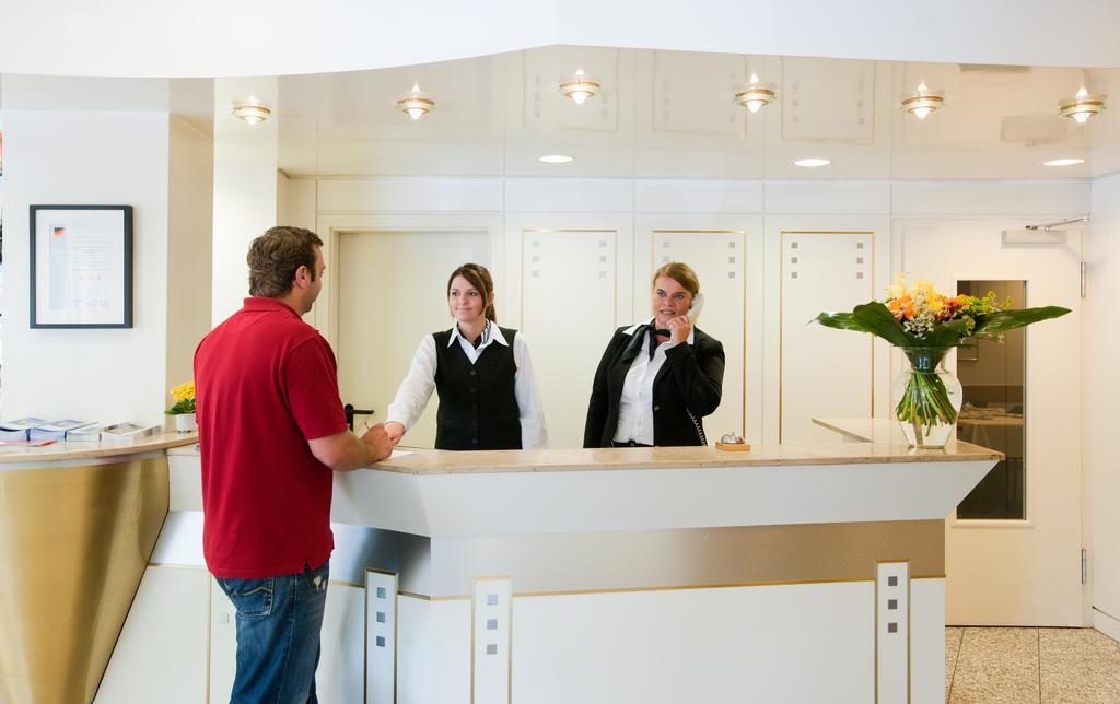 Hotel Regent Duisburg Bagian luar foto